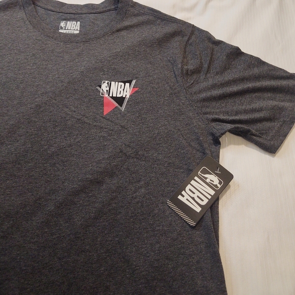 NBA Basketball Grey Short Sleeve T Shirt Size Large - Picture 3 of 6